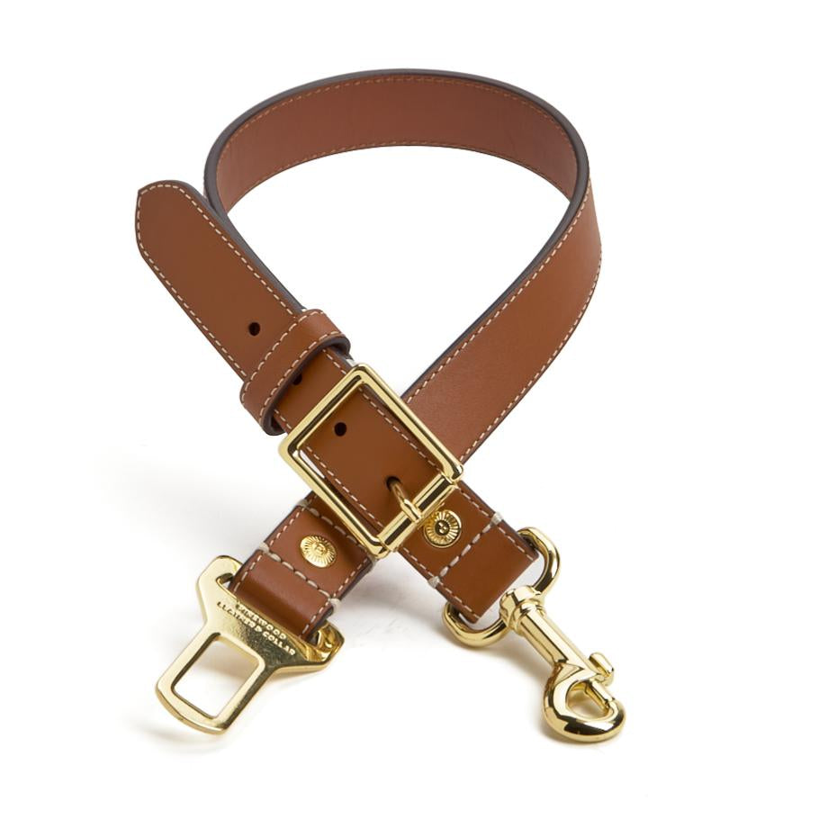 Luxury leather dog seatbelt tether Tan leather with gold – Pinewood Leather & Collar product shot